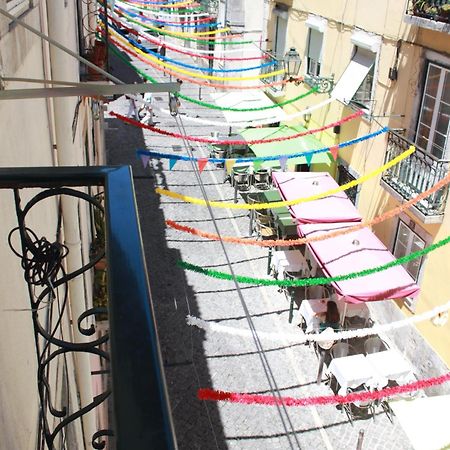 The Blue House - Lively Bairro Alto Apartment ลิสบอน ภายนอก รูปภาพ