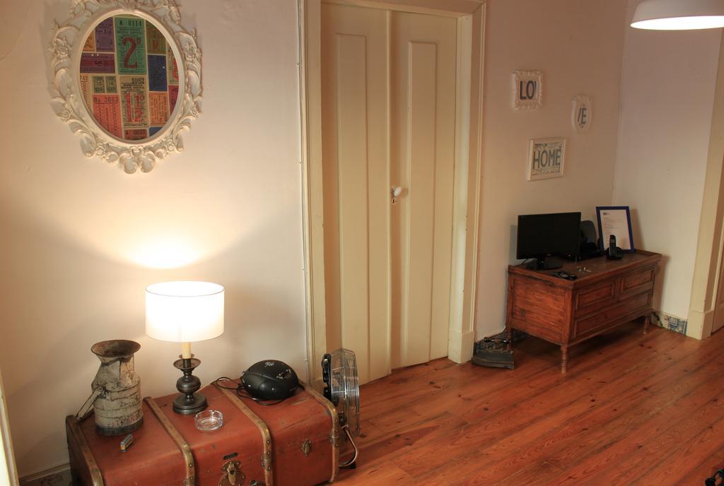 The Blue House - Lively Bairro Alto Apartment ลิสบอน ห้อง รูปภาพ