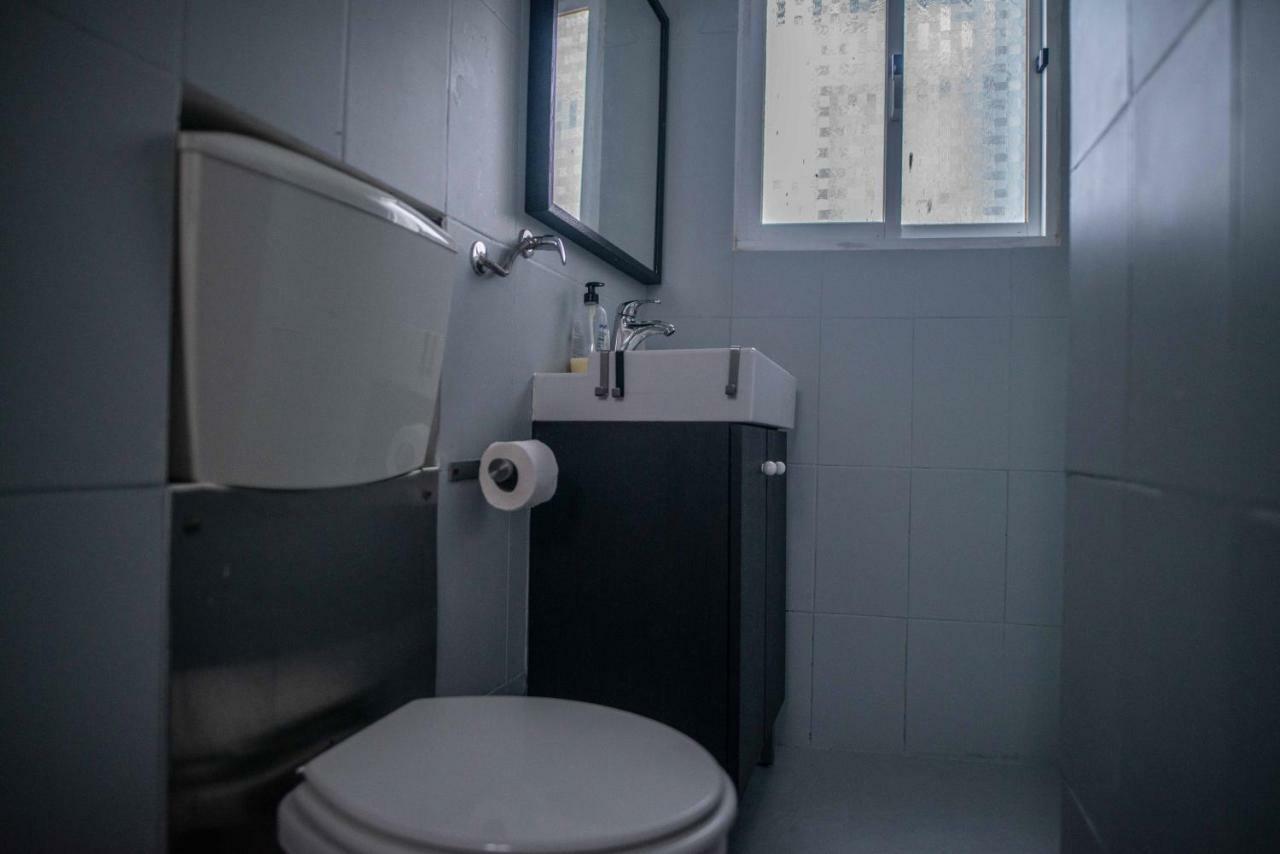 The Blue House - Lively Bairro Alto Apartment ลิสบอน ภายนอก รูปภาพ