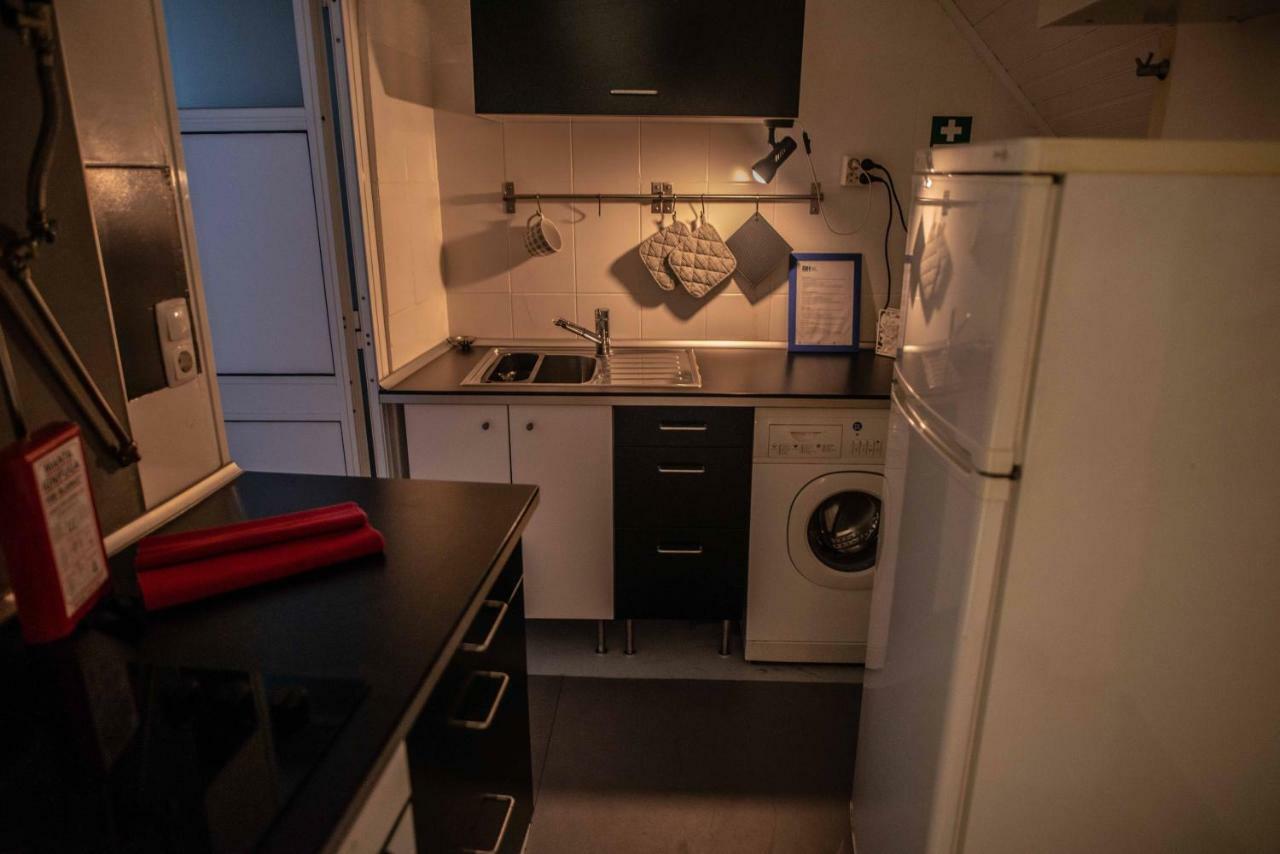 The Blue House - Lively Bairro Alto Apartment ลิสบอน ภายนอก รูปภาพ