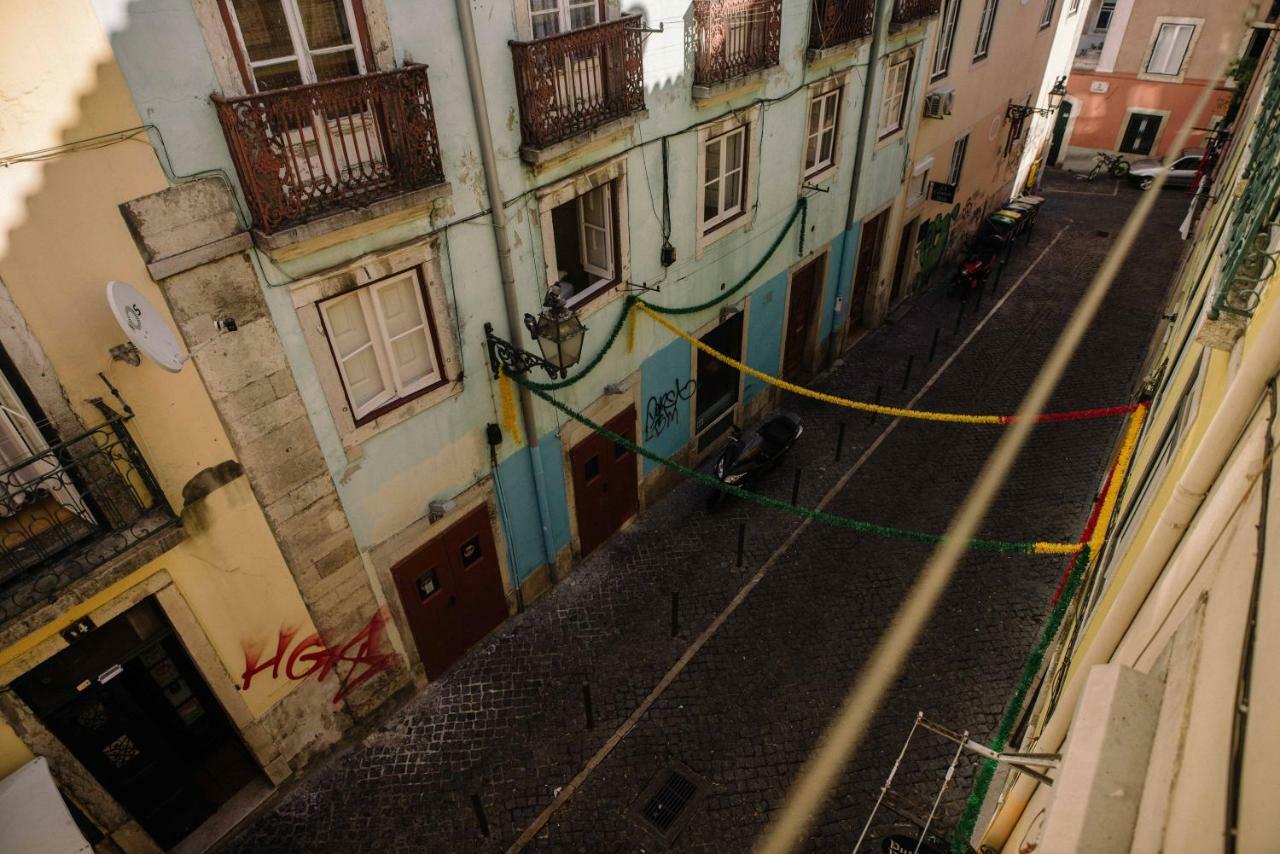 The Blue House - Lively Bairro Alto Apartment ลิสบอน ภายนอก รูปภาพ
