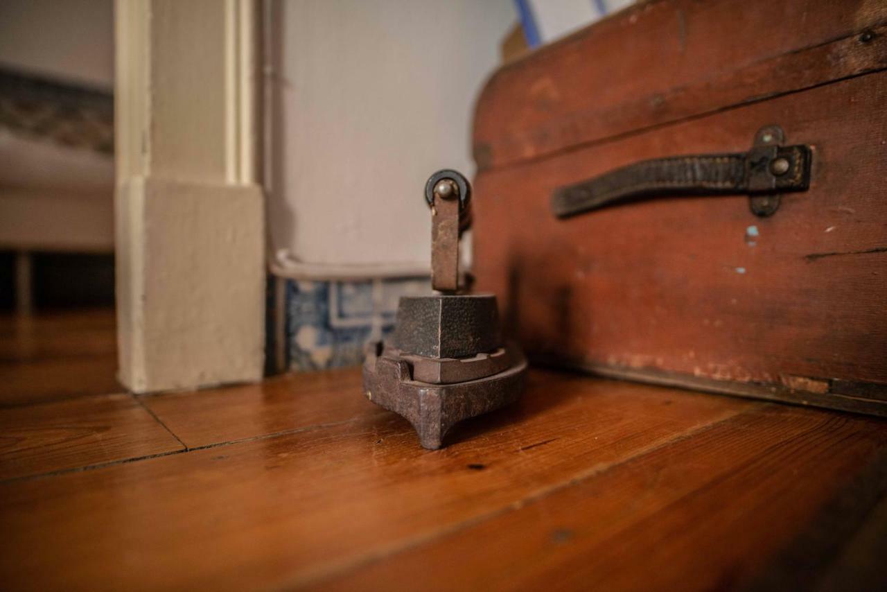 The Blue House - Lively Bairro Alto Apartment ลิสบอน ภายนอก รูปภาพ