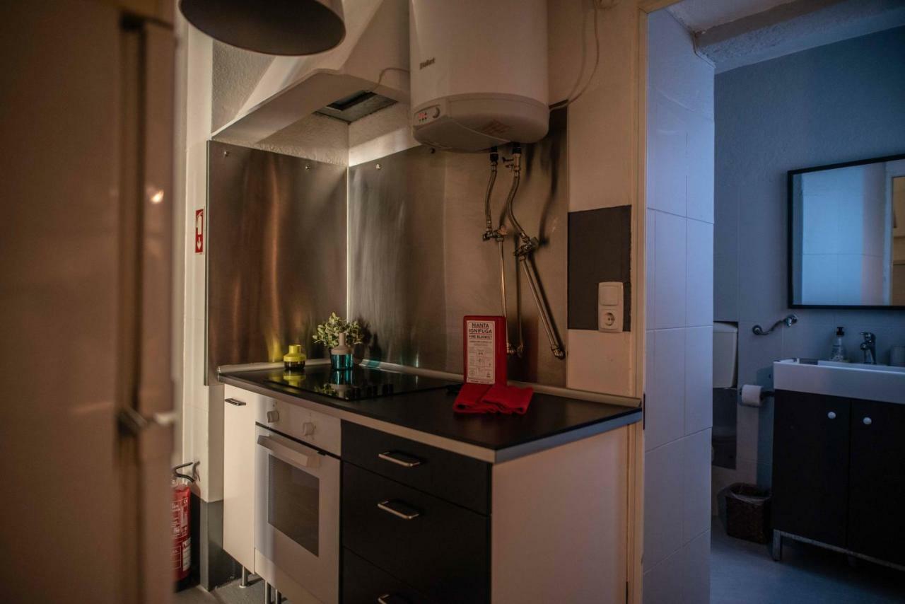 The Blue House - Lively Bairro Alto Apartment ลิสบอน ภายนอก รูปภาพ