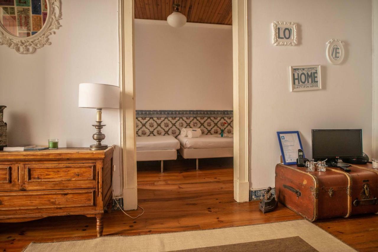 The Blue House - Lively Bairro Alto Apartment ลิสบอน ภายนอก รูปภาพ